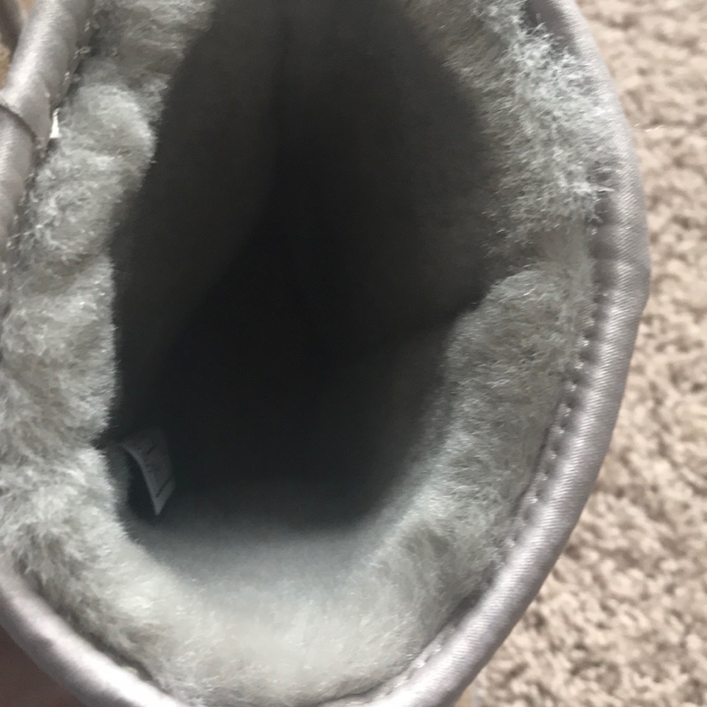 Ugg boots - Picture 2 of 3